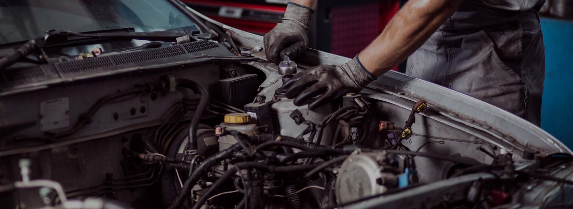 Máquina descarbonizadora en Calviño Motor